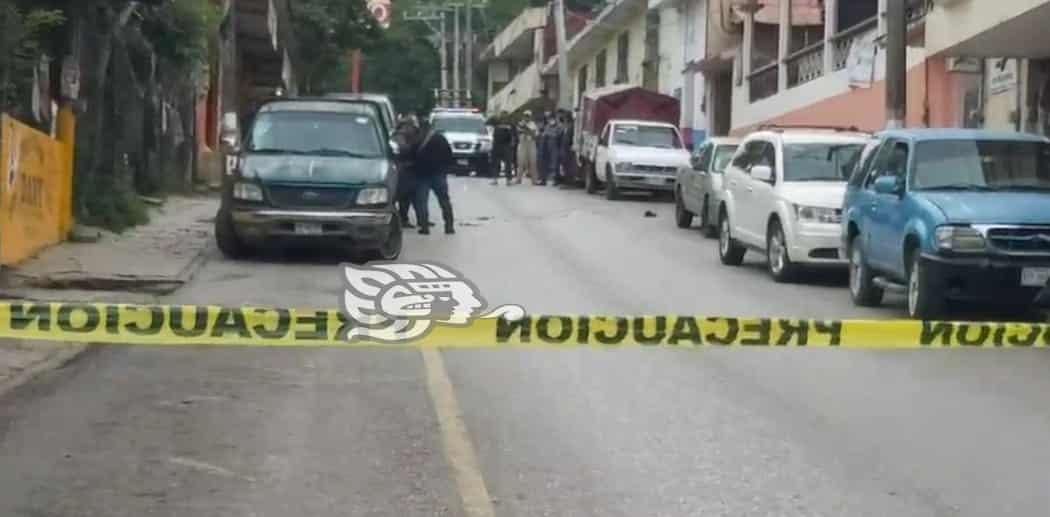 Sicarios acribillan a hombre en pleno centro de Tantoyuca