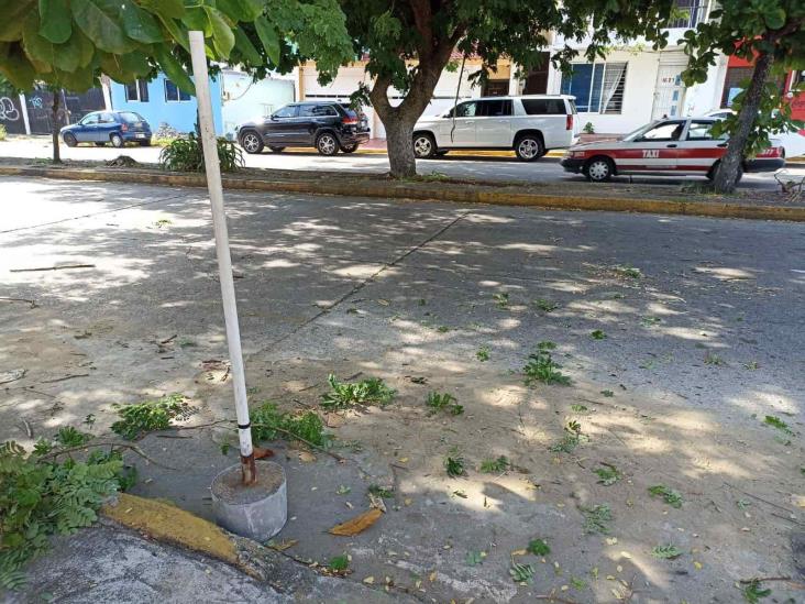 Tráiler reventó cableado y deja sin luz a vecinos de la Benito Juárez Norte