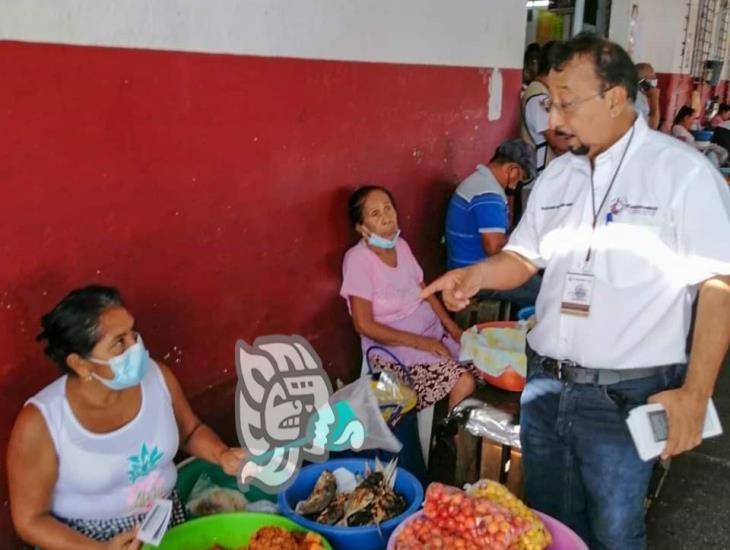 Promueven que no se venda cangrejo azul en mercados de Coatzacoalcos