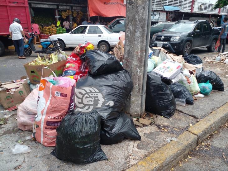 Mucha basura en Hidalgo y Juárez