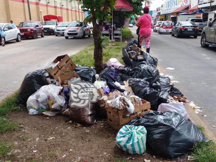 Mucha basura en Hidalgo y Juárez