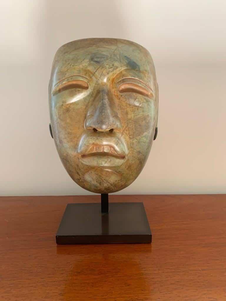 México recibe pieza Olmeca en calidad de restitución de EU; tiene más de 3 mil años