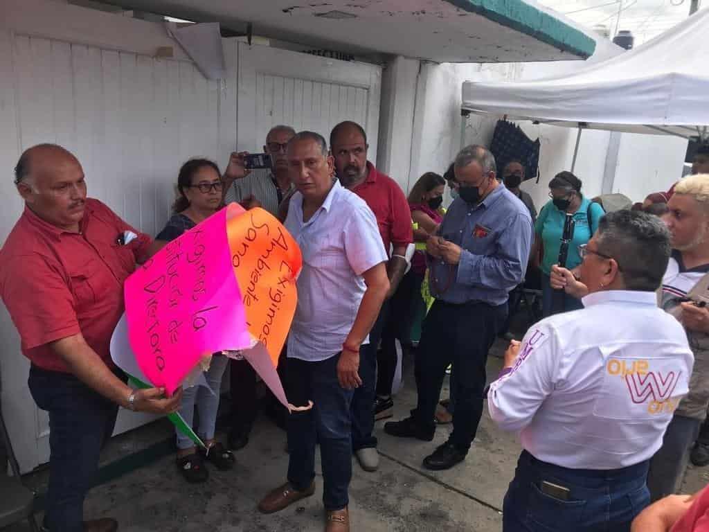 Video: Liberan escuela José Azueta en Boca del Río, tras permanecer 4 días tomada