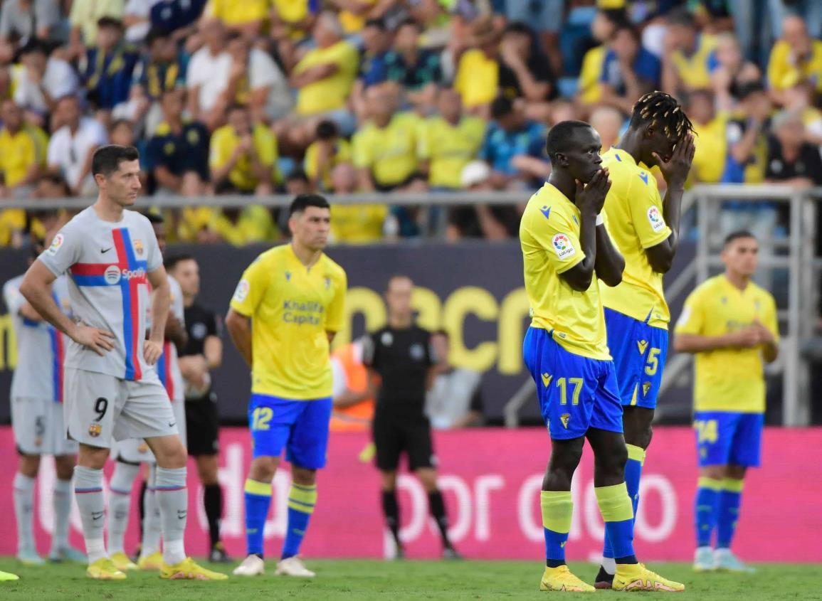 Goleada del Barcelona, opacada por incidente en estadio del Cádiz