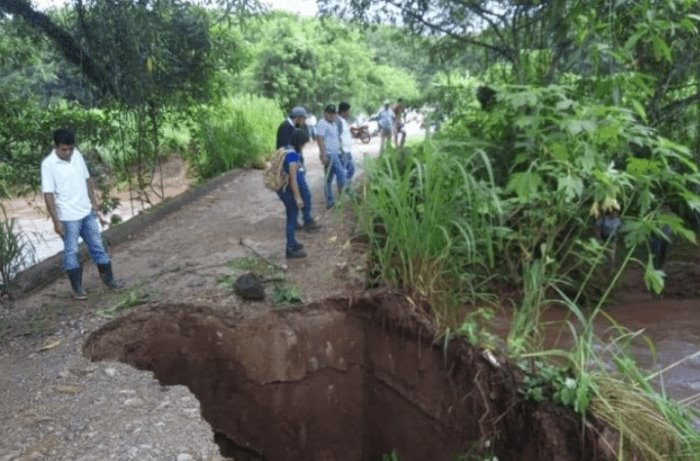 Temen quedar incomunicados en Uxpanapa; lluvias colapsarían puentes