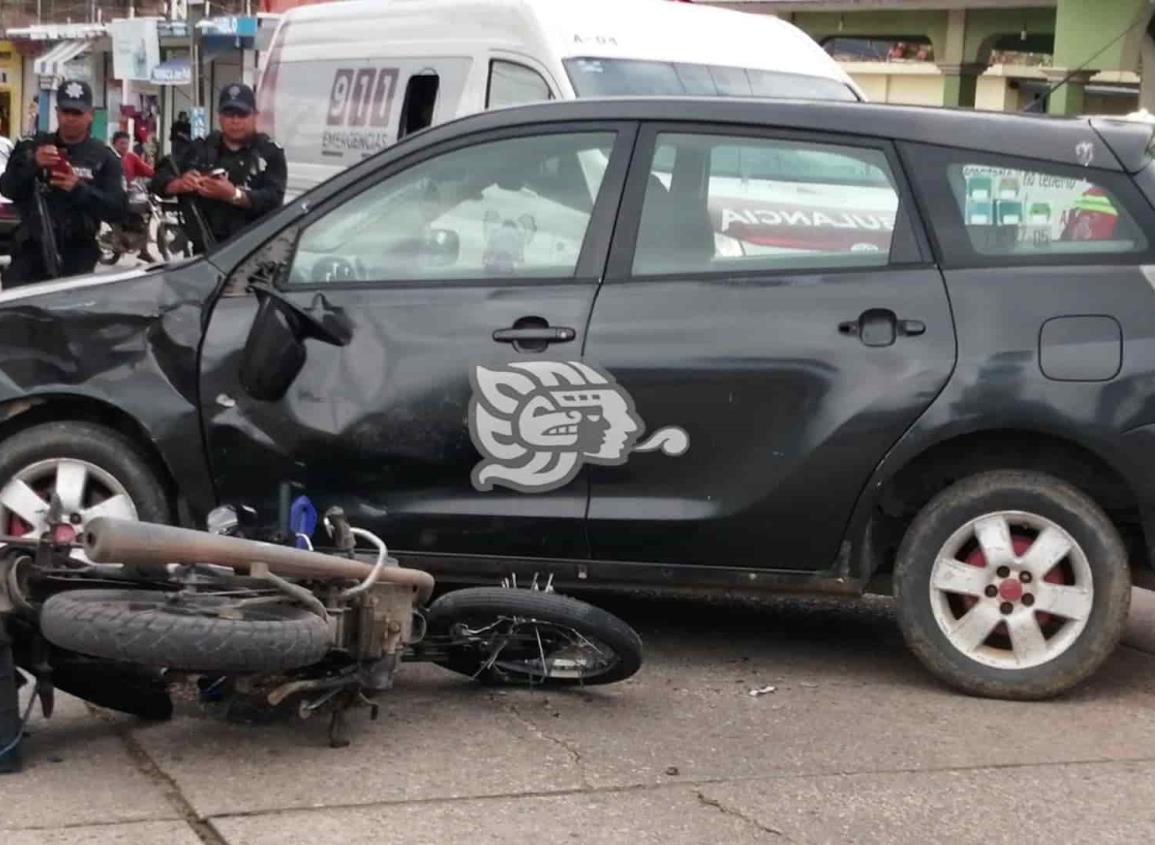 Motociclista lesionado en fuerte choque en Minatitlán
