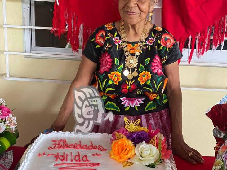Doña Hilda Pérez celebró su 80 aniversario de vida