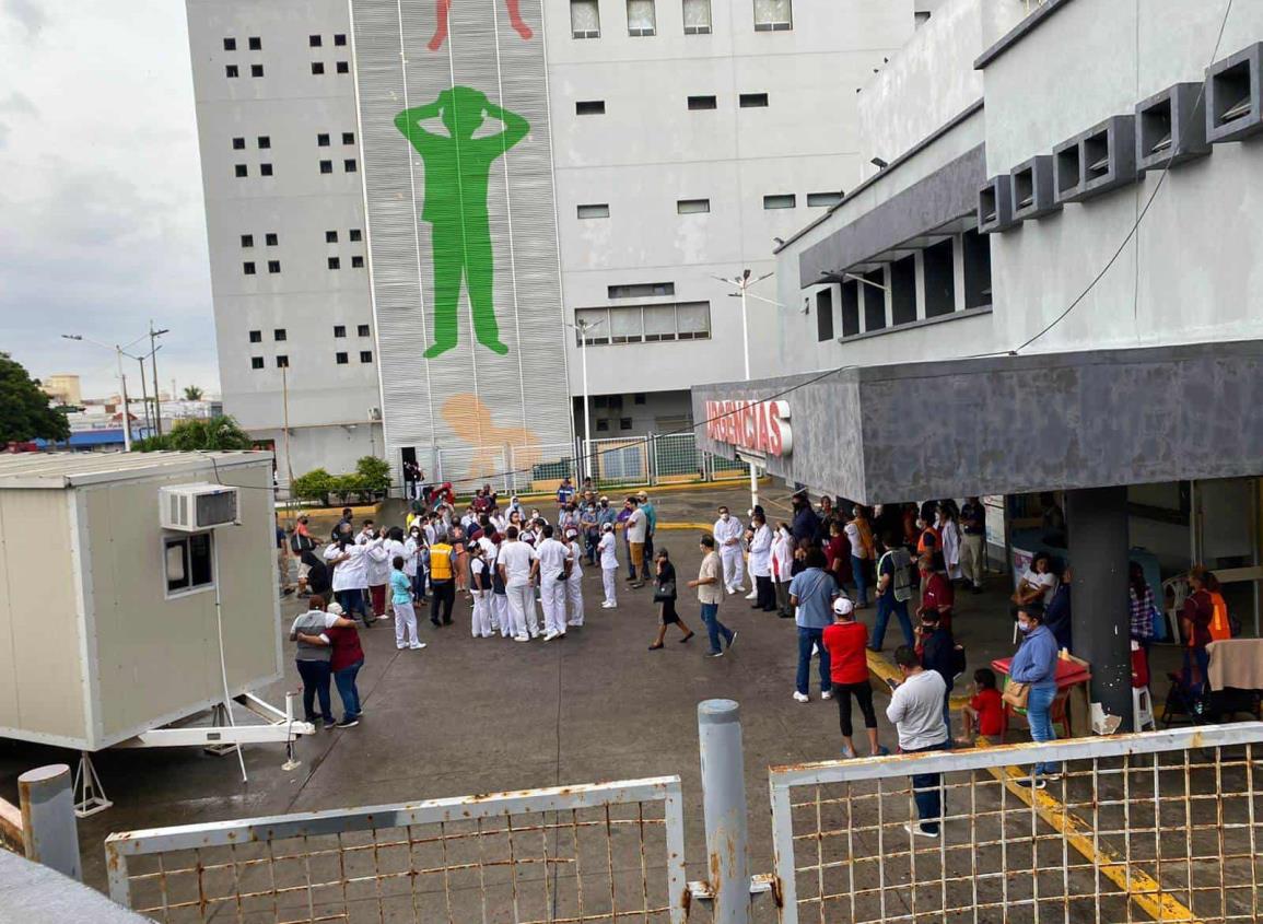 ¡Esperan nuevo nombramiento! Inconforme personal del Hospital de Veracruz con director interino