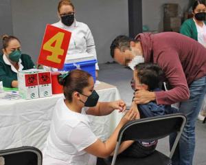 Aplica IMSS Veracruz vacuna vs covid a menores de 5 a 11 años de edad