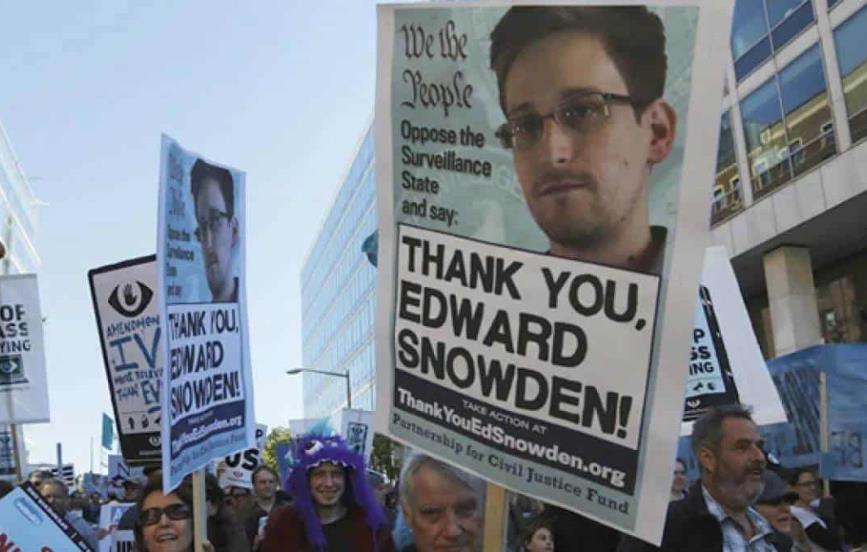 Putin otorga a Edward Snowden la nacionalidad rusa