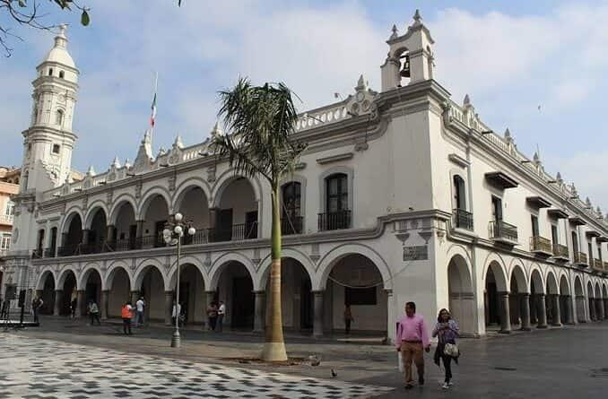 Descubren en Ayuntamiento de Veracruz complejo mecanismo de evasión fiscal