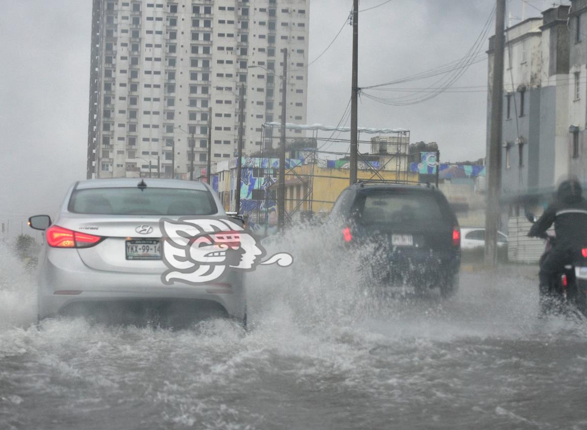 Se degrada Lisa y deja lluvias en Veracruz
