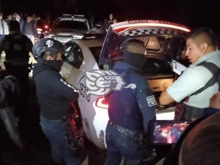 Por presunto robo, detienen y desarman a policías estatales de Puebla y Veracruz