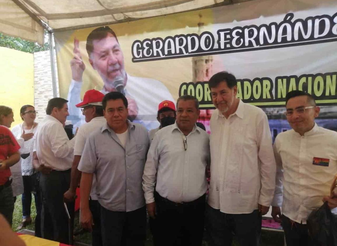 Reciben en Cosamaloapan al diputado federal Gerardo Fernández Noroña