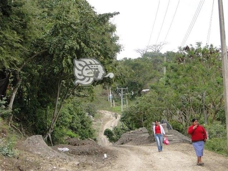 Pese a dotarlos de vivienda, se niegan a dejar zona de riesgo en Poza Rica
