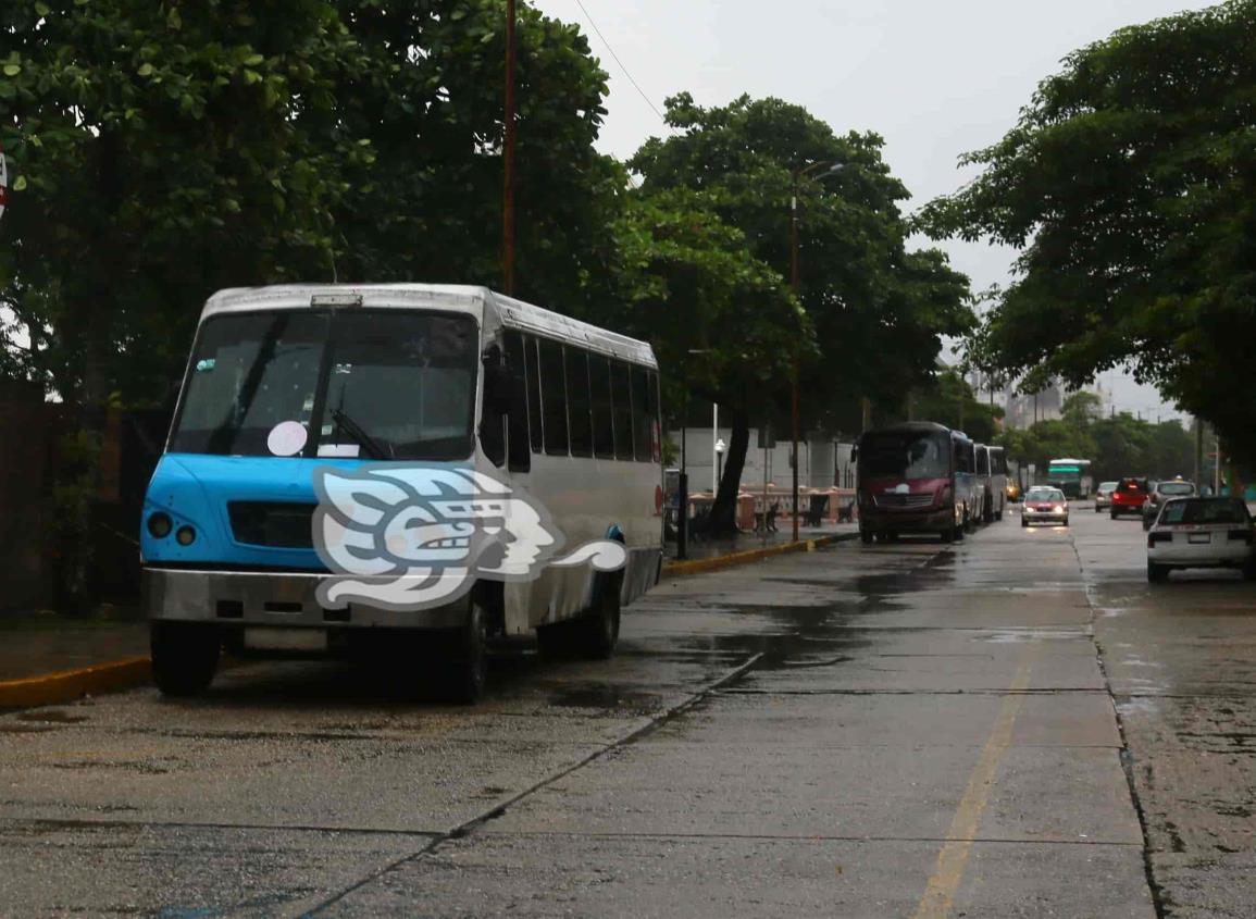 Urbaneros hacen su agosto con traslados entre Allende y Coatzacoalcos