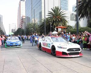 Este domingo se celebrará el Parade de NASCAR México
