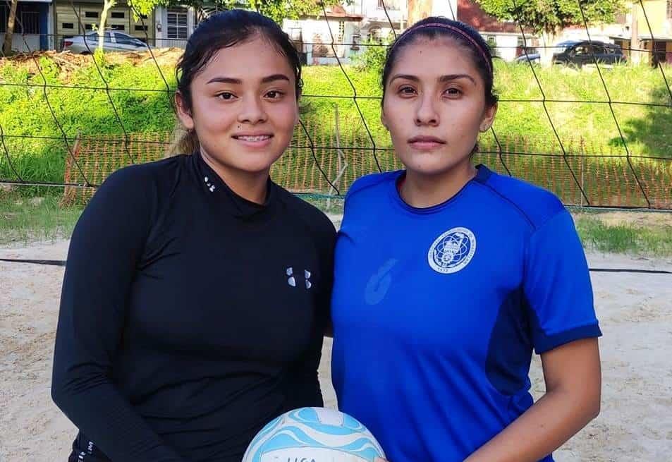Tania Contreras Cruz y Elena Morales ganan torneo de voleibol playero