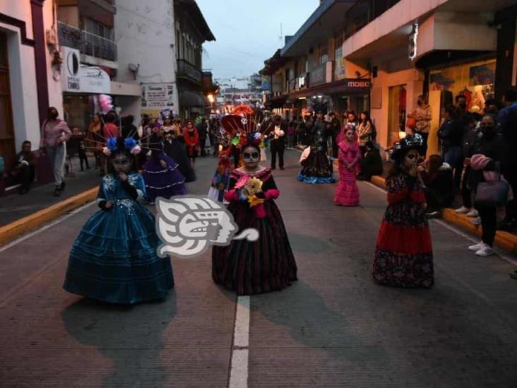 Catrinas comienzan a caminar por calles de Xalapa (+Video)