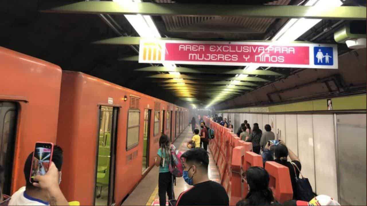 Alertan por conato de incendio en estación del Metro en la Ciudad de México(+Video)