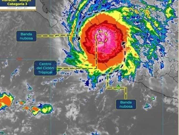 Huracán “Roslyn” toca tierra en Santa Cruz, Nayarit; ocasionará lluvias torrenciales