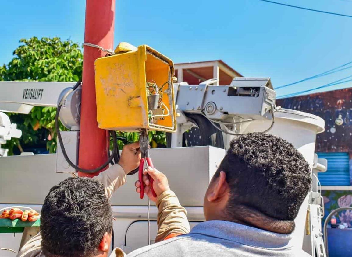 Invierte Gobierno de Amado Cruz en la renovación de semáforos