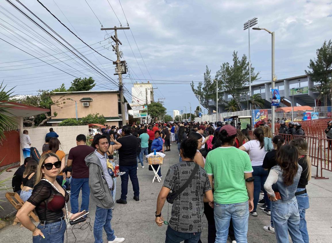 Desilusión de fans por concierto pospuesto de Daddy Yankee en Boca del Río