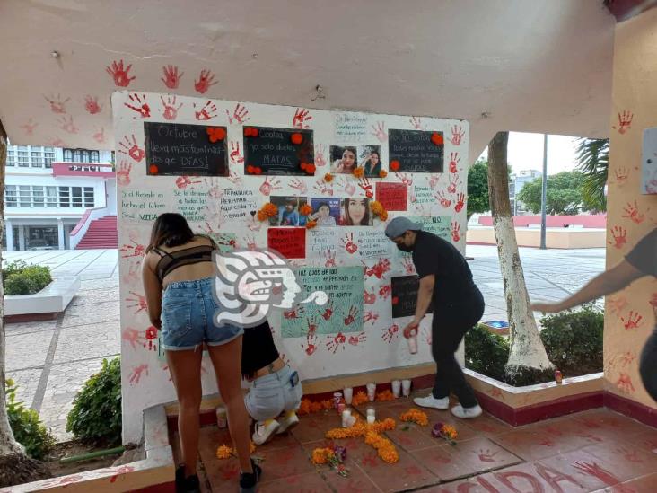 En Coatzacoalcos, dedican altar a víctimas de feminicidio