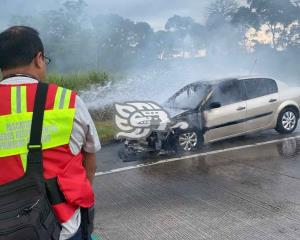 Se incendia vehículo sobre la Córdoba-Orizaba