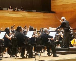 Orquesta Filarmónica de Boca del Río recibe a Israel Moreno en Foro Boca