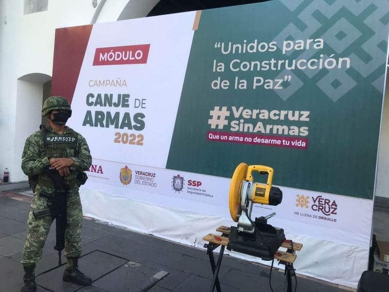 Más de 400 armas salieron de las calles de Veracruz con programa de canje