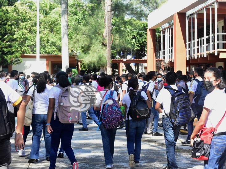 ¿Habrá ajustes en horario escolar por calor en Poza Rica?