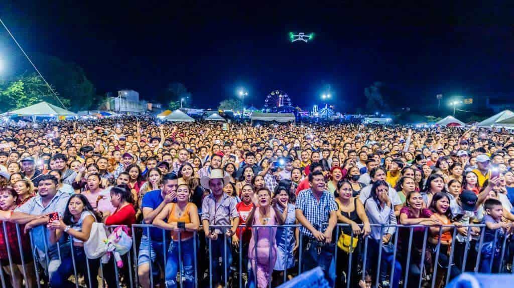 Exitosa derrama económica por fiestas patronales en Acayucan
