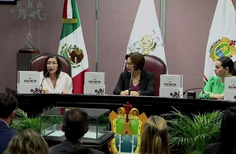 Entrega Waltraud Martínez Olvera Cuarto Informe de Gobierno al Congreso de Veracruz