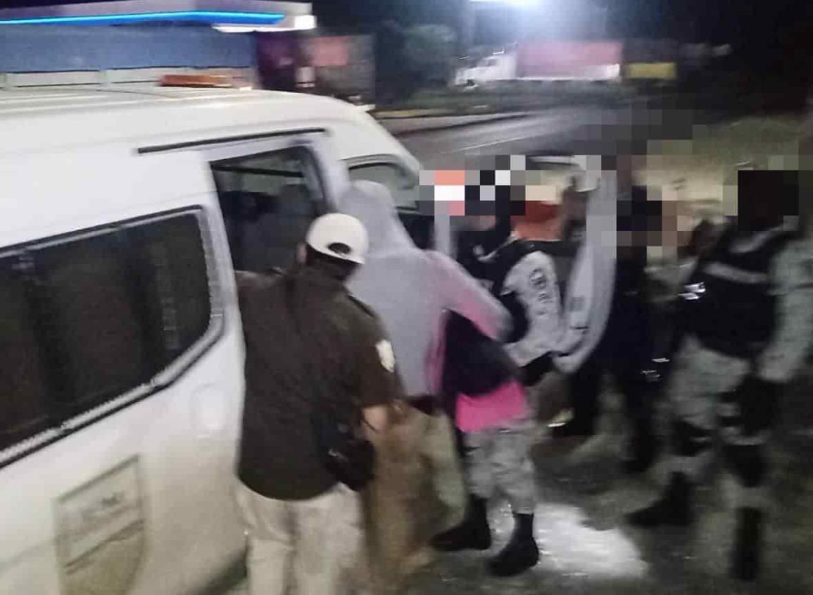 Resguarda SSP a 8 migrantes en Rodríguez Clara y Orizaba; presunto traficante detenido