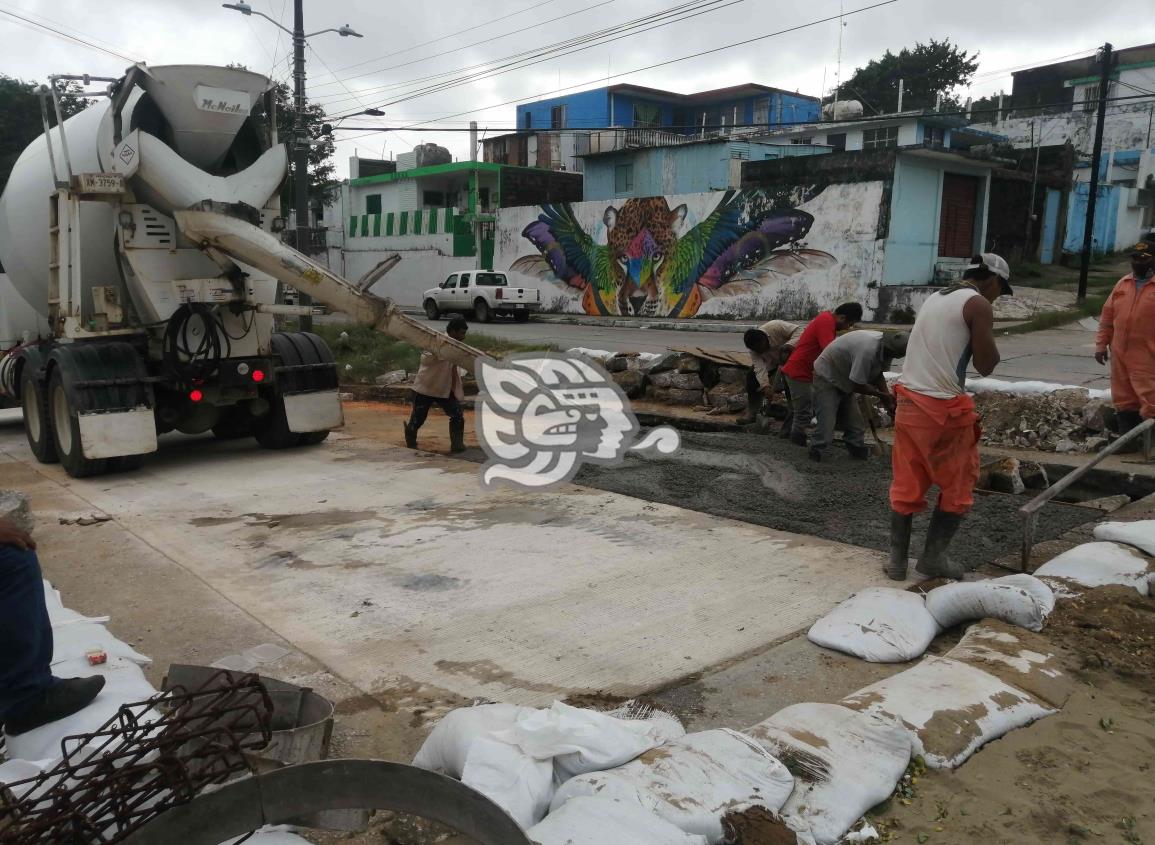 Avanzan reparaciones de avenidas de Coatzacoalcos (+Video)