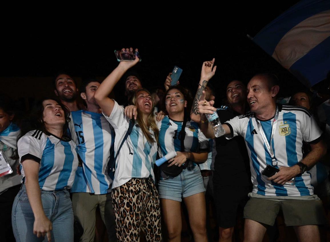 Hinchas argentinos pronostican triunfo ante México