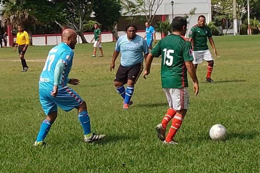 Real Coatza a semifinales del futbol regional Más de 40