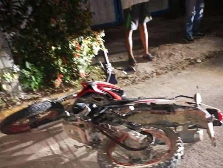 Motociclistas ebrios atropellan a mujer en Jáltipan