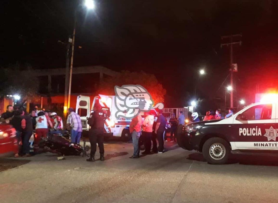 Motociclista es impactado por automóvil en Minatitlán
