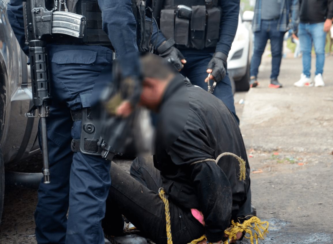 Capturan y amarran a presunto ladrón en colonia de Veracruz; trató de robarle a una mujer(+Video)