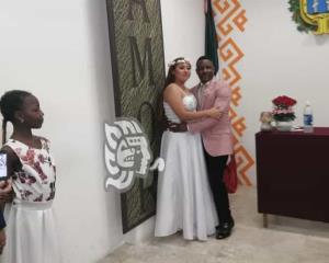 Nigeriano se casa con el amor de su vida en Coatzacoalcos (+Vídeo)