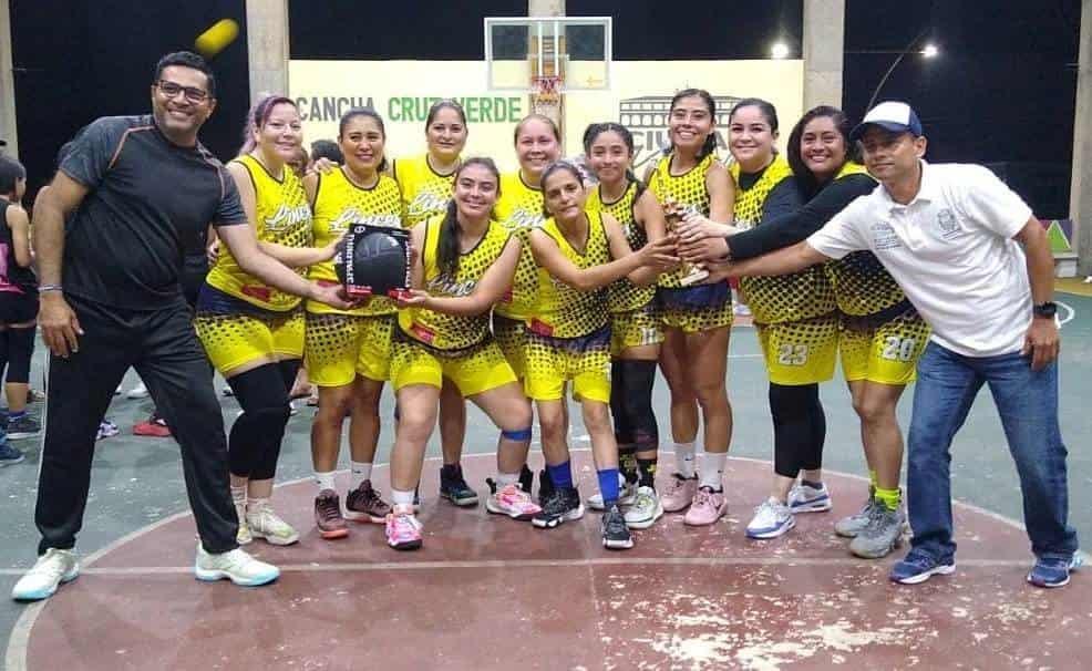 Linces se corona campeón del basquetbol femenil de Acayucan