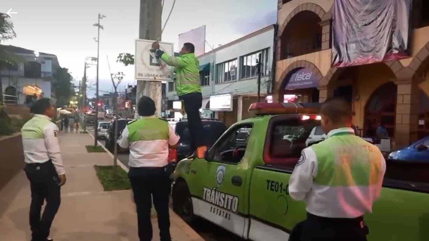 Retiran prohibición de estacionamiento en el centro de Acayucan