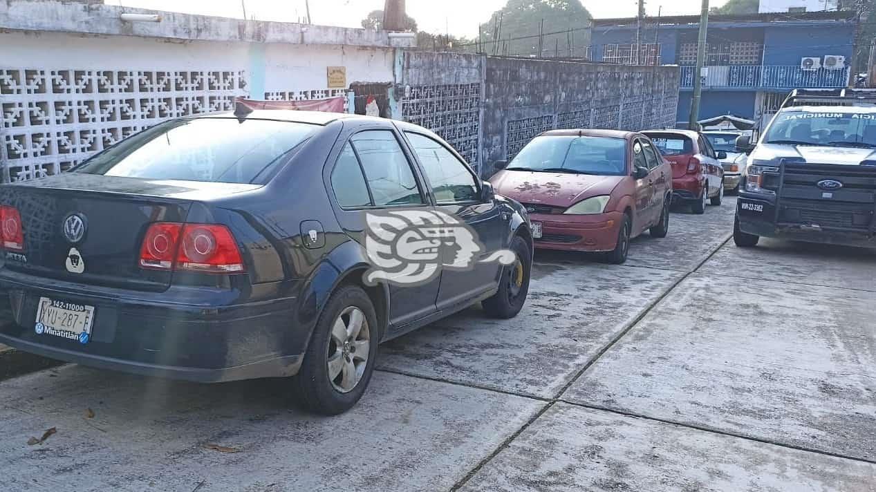 Aseguran 14 automóviles robados en Veracruz