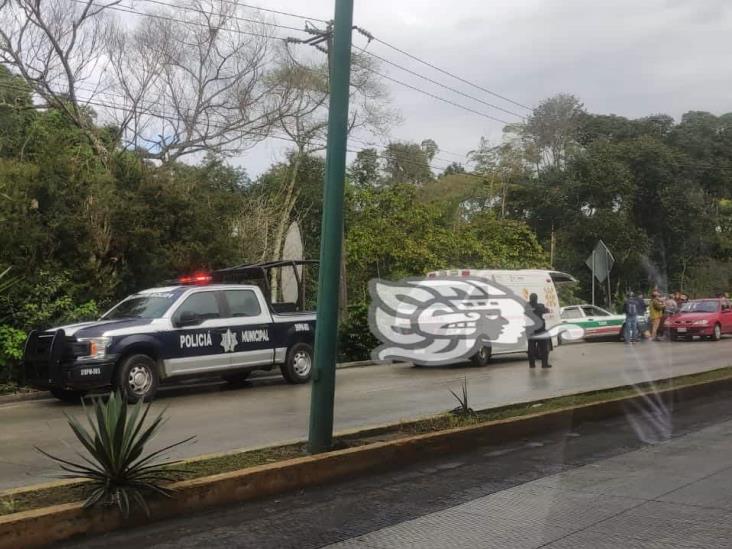 Lluvia de accidentes en la carretera Xalapa-Coatepec; 3 lesionados
