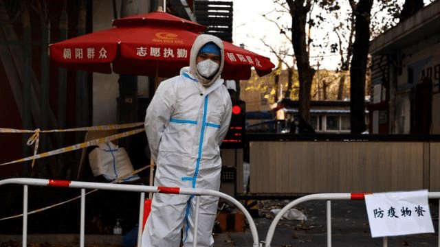 Tras relajación de medidas sanitarias, China reporta dos muertes por covid