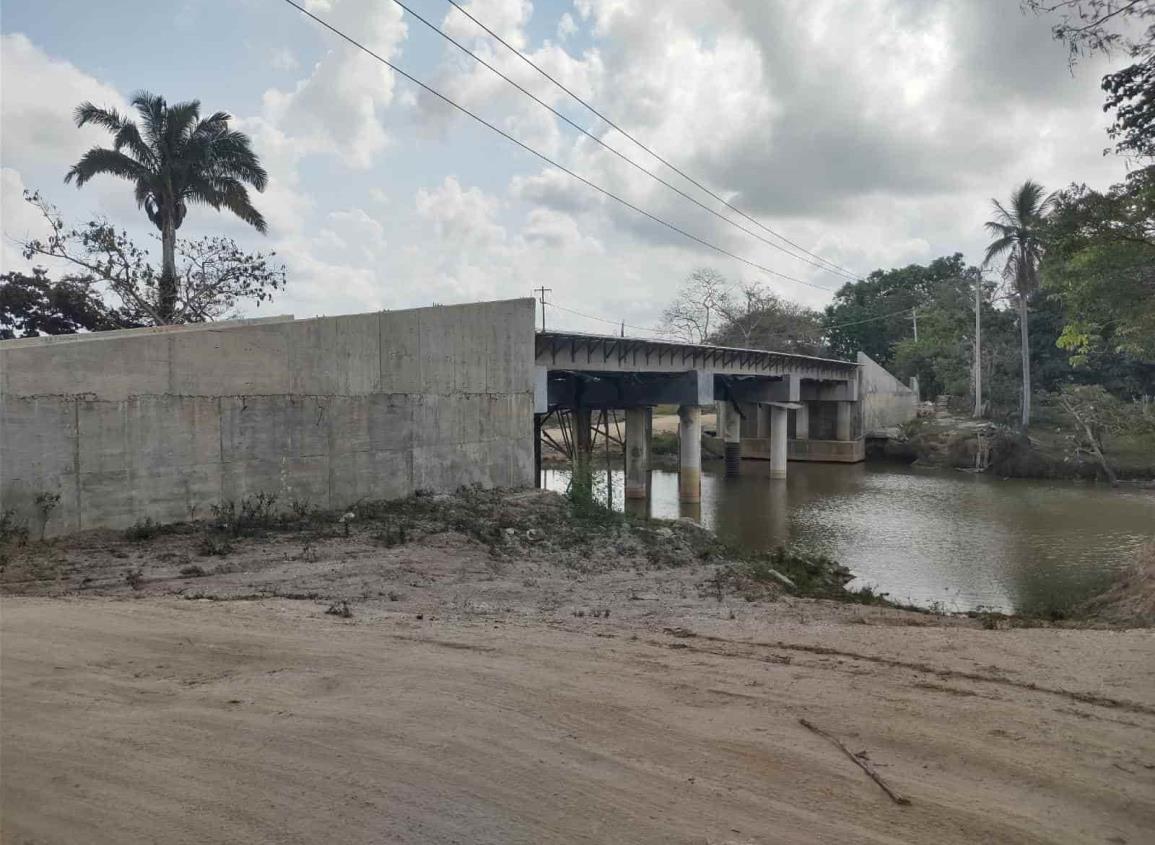 Cinco millones de pesos para continuidad del puente en La Lagunilla