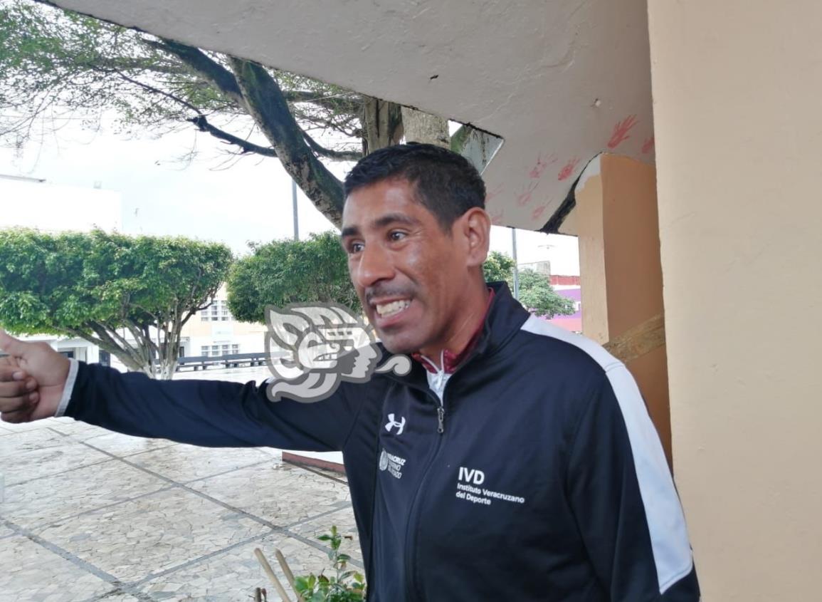 Condena deportista el uso de pista de atletismo para evento de autos en Coatzacoalcos