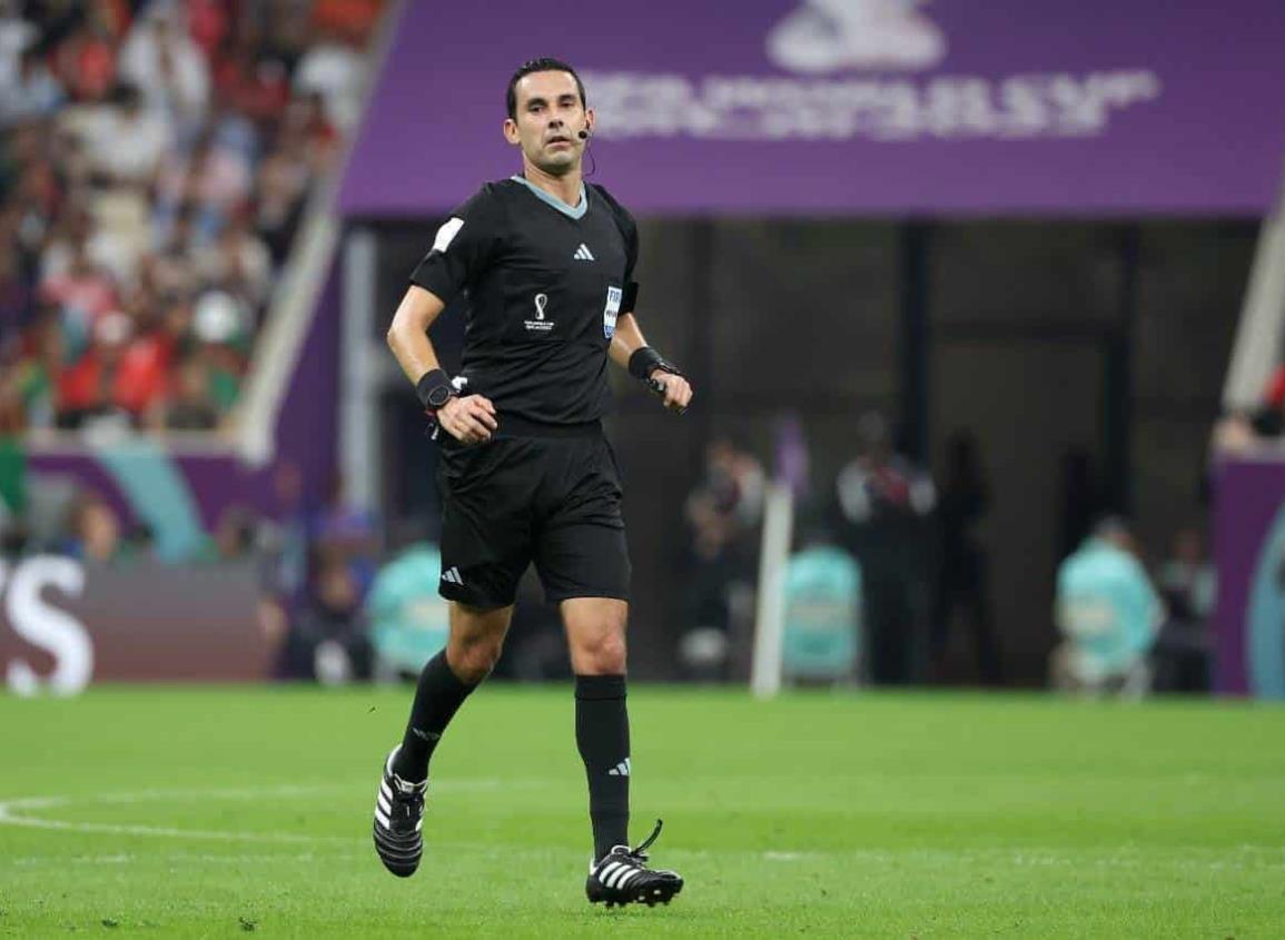 César Ramos, elegido para pitar semifinal en Qatar 2022